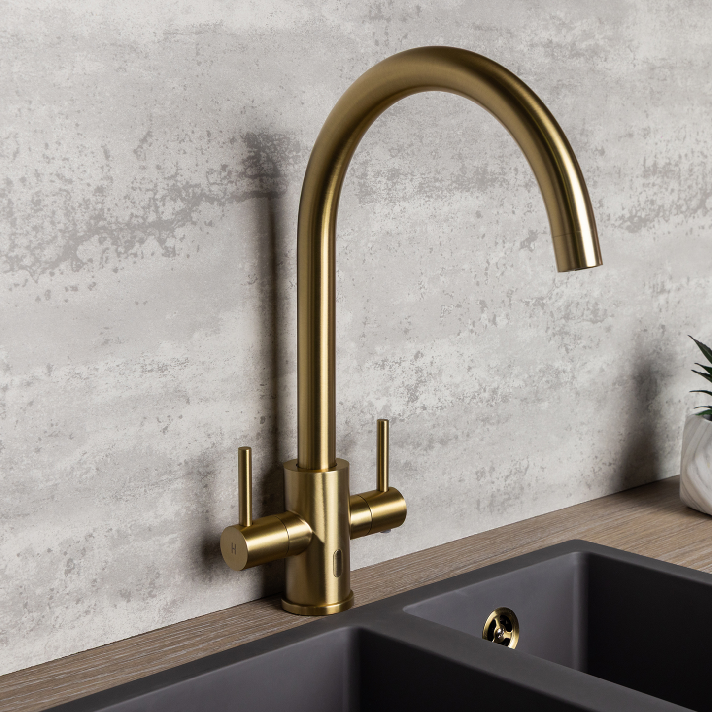 Top-Fix Torra Fast Fitting Kitchen Tap - Brushed Brass