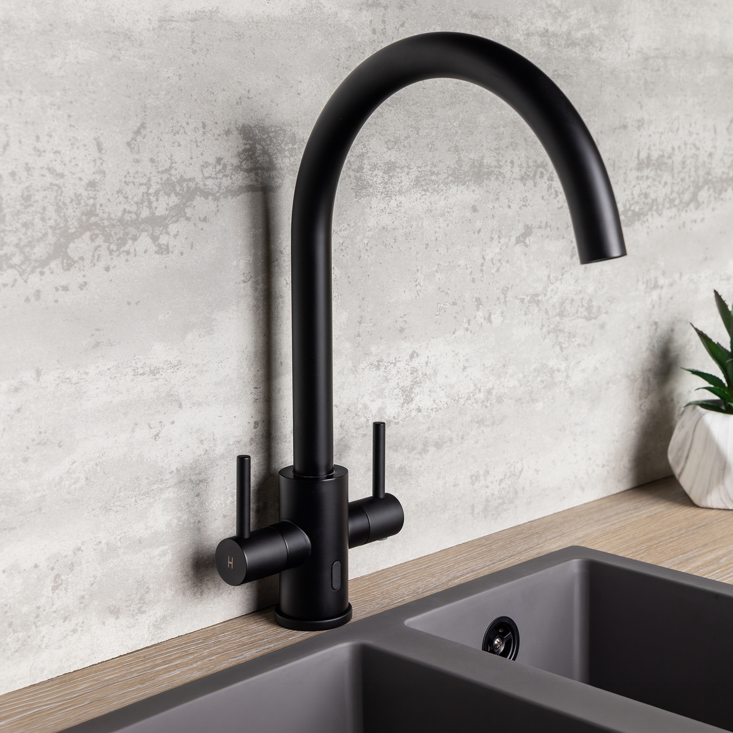 Top-Fix Torra Fast Fitting Kitchen Tap - Matt Black