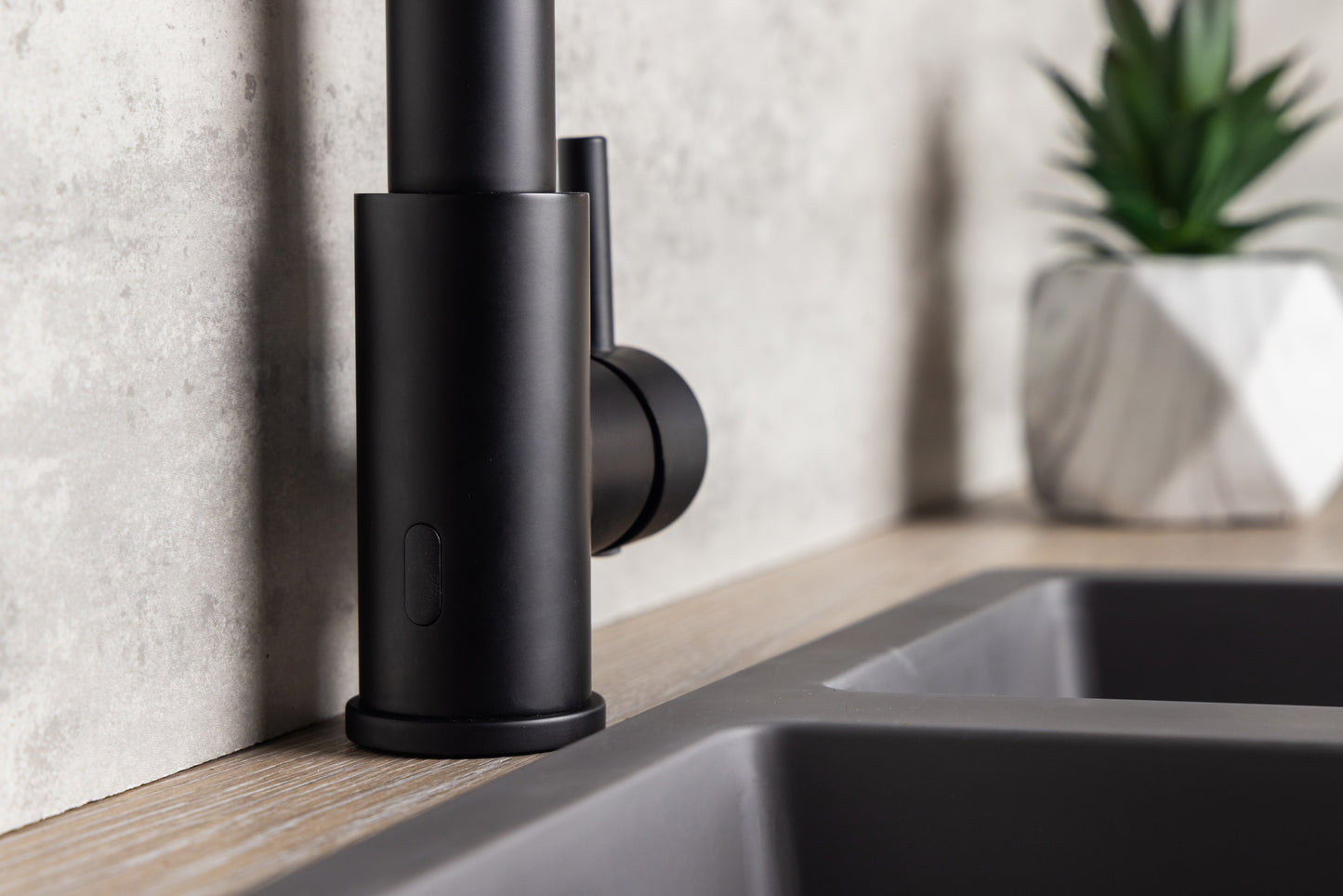Top-Fix Alto Multiuse Fast Fitting Kitchen Tap - Matt Black