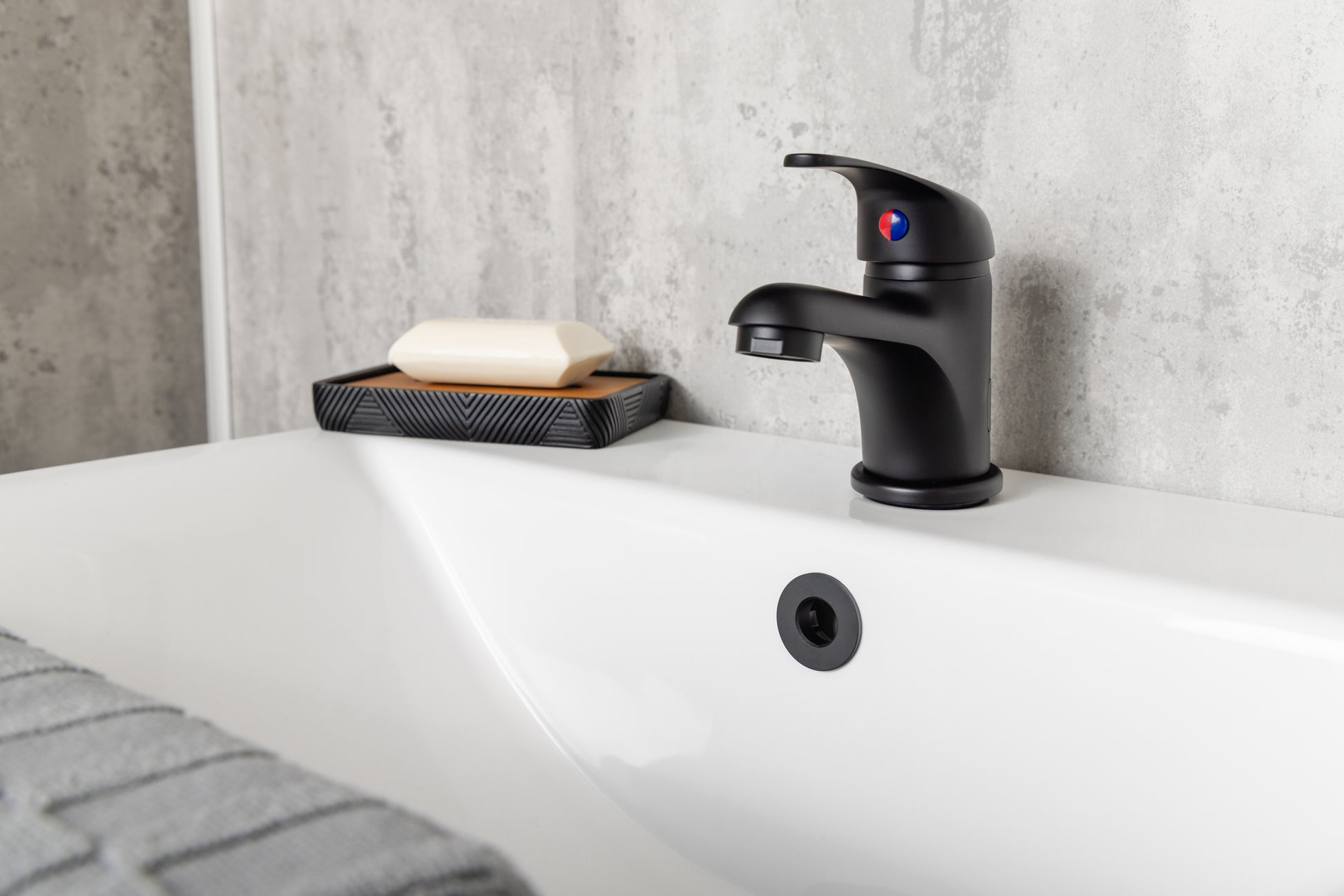 Top-Fix Loop Fast Fitting Mono Basin Mixer Tap - Matt Black