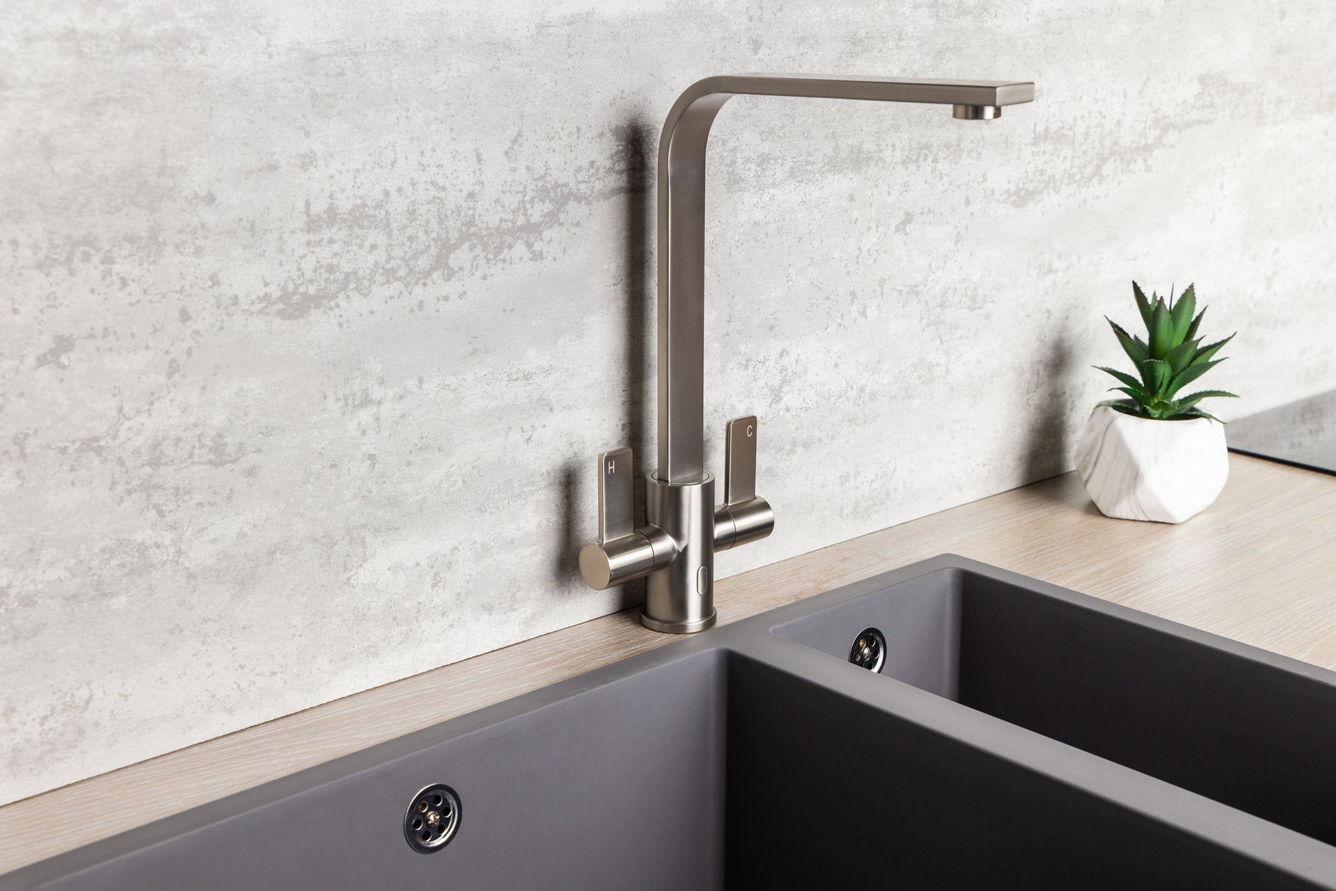 Top-Fix Rena Fast Fitting Kitchen Tap - Brushed Steel