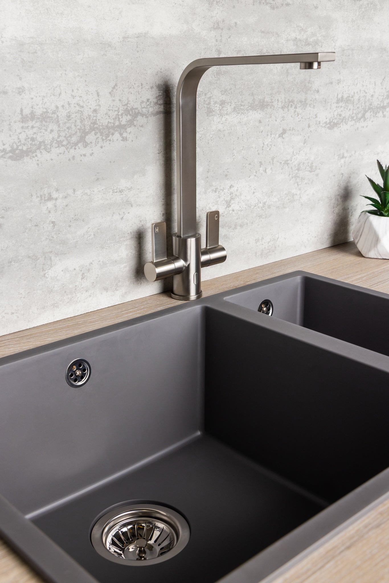 Top-Fix Rena Fast Fitting Kitchen Tap - Brushed Steel