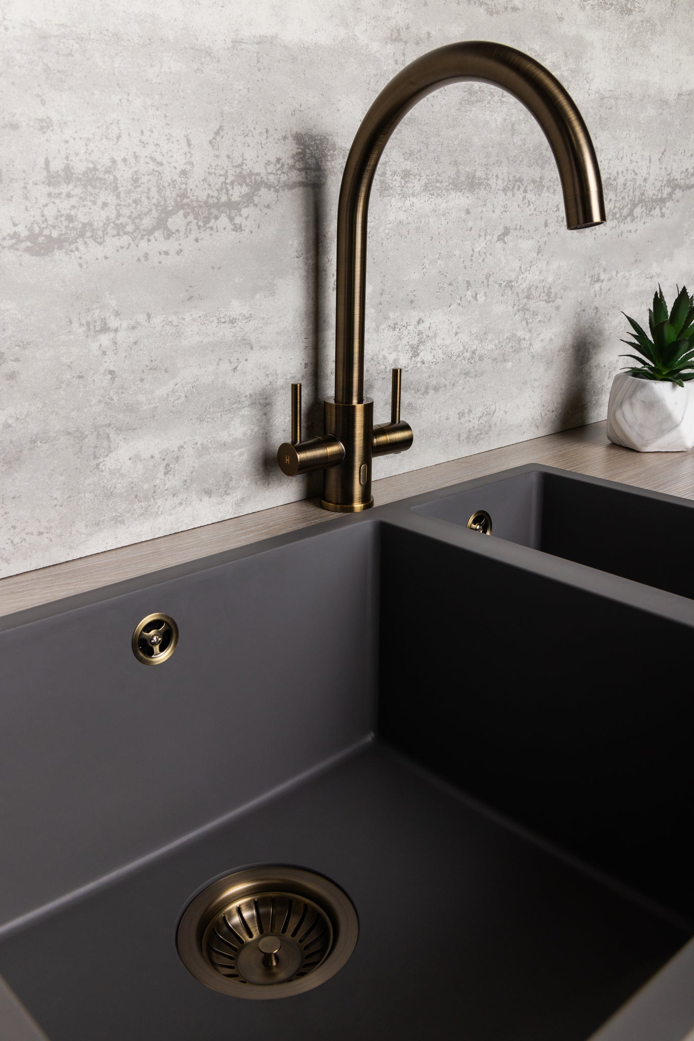 Top-Fix Torra Fast Fitting Kitchen Tap - Antique Brass