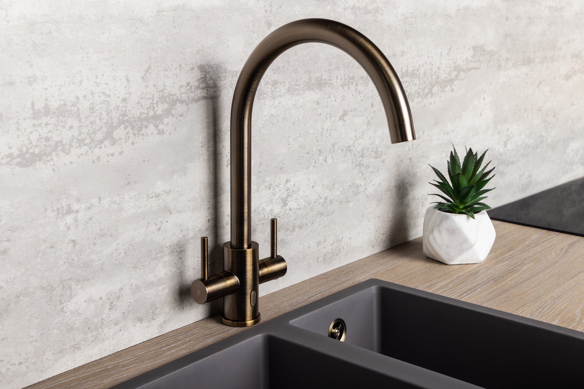 Top-Fix Torra Fast Fitting Kitchen Tap - Antique Brass